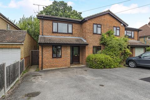 84a Connaught Road, Brookwood, Woking, GU24 0HF