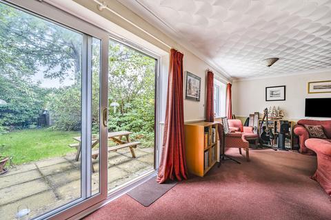 84a Connaught Road, Brookwood, Woking, GU24 0HF