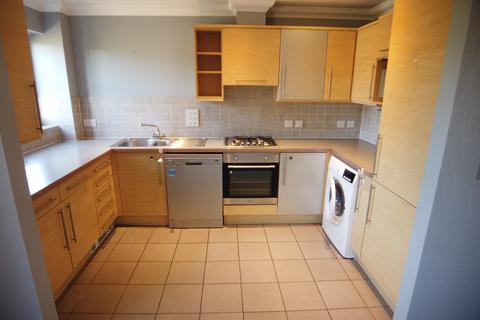 2 bedroom flat to rent, Wilton House, West Green