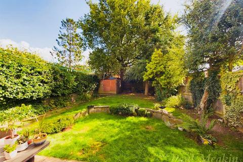 24 Claremont Close, South Croydon, CR2 9EQ