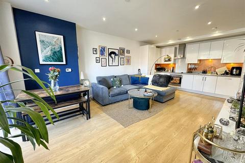 Shackleton Way, London