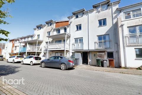 5 bedroom terraced house for sale, Adams Drive, Ashford