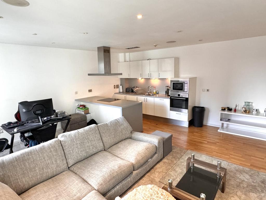 Witham Wharf, Brayford Street... 2 bed apartment to rent £1,100 pcm