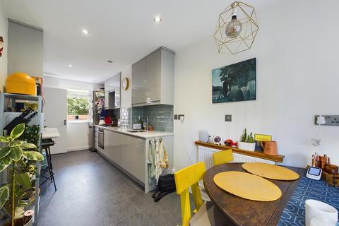8 Reedham Close, London, N17 9PT