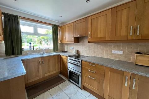 3 bedroom detached house to rent, Buckingham Road, Swindon