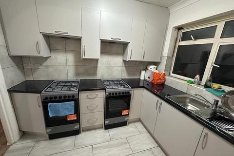 7 bedroom semi-detached house to rent, Hounslow TW3