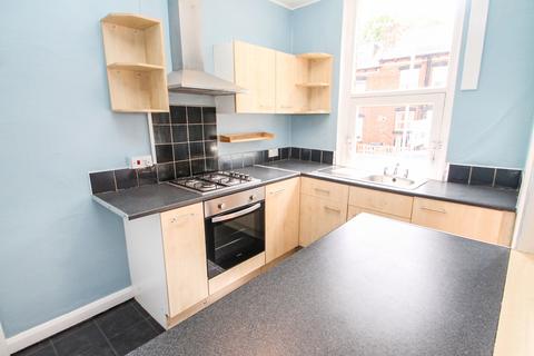 2 bedroom terraced house to rent, Gilpin Place, Leeds, West Yorkshire, LS12