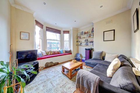 2 bedroom flat for sale, Cautley Avenue, London