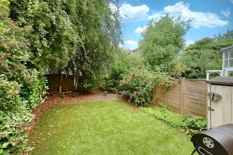 2 bedroom flat for sale, Cautley Avenue, London