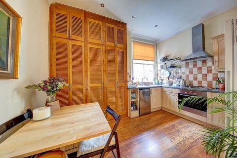 2 bedroom flat for sale, Cautley Avenue, London