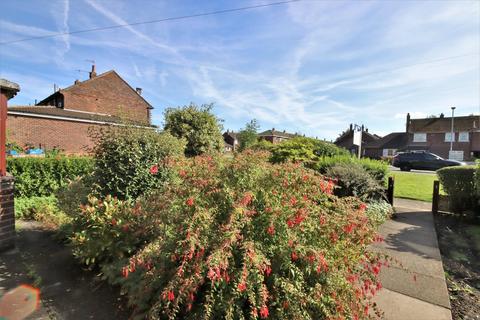 3 bedroom terraced house to rent, Bishops Way, Widnes, WA8