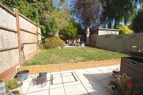 3 bedroom semi-detached house for sale, Outwood Farm Close, Billericay CM11