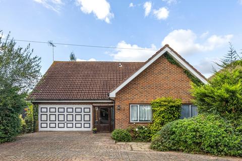 3 bedroom detached bungalow for sale, Smallfield Road, Horley RH6