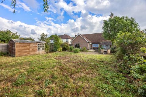 3 bedroom detached bungalow for sale, Smallfield Road, Horley RH6