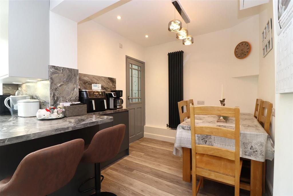 Kitchen / Dining Roo