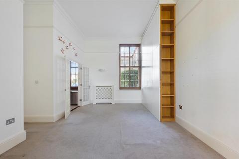 2 bedroom flat for sale, Horton Crescent, Epsom