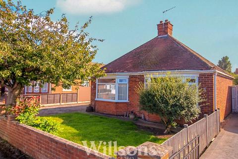 2 bedroom detached bungalow for sale, Dormy Avenue, Skegness