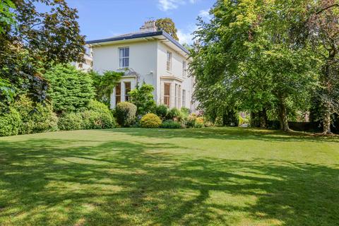 5 bedroom villa for sale, The Park, Cheltenham, Gloucestershire, GL50