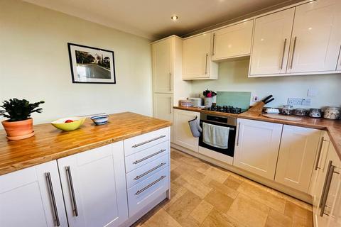 25 Devonshire Rise, Tiverton, EX16 4QR