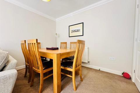 25 Devonshire Rise, Tiverton, EX16 4QR