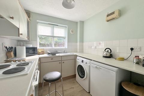 1 bedroom ground floor flat for sale, Stapleford Close, Chelmsford, CM2