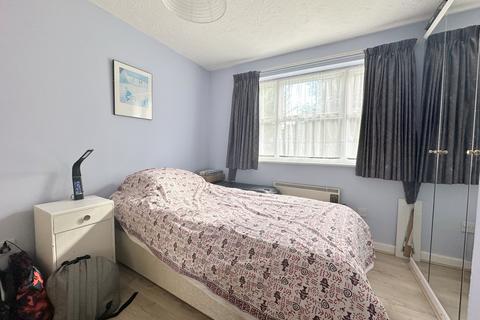 1 bedroom ground floor flat for sale, Stapleford Close, Chelmsford, CM2