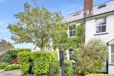 60 Bramble Walk, Epsom, KT18 7TB