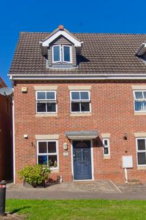 3 bedroom end of terrace house for sale, Richmore Road, Hamilton, Leicester, LE5