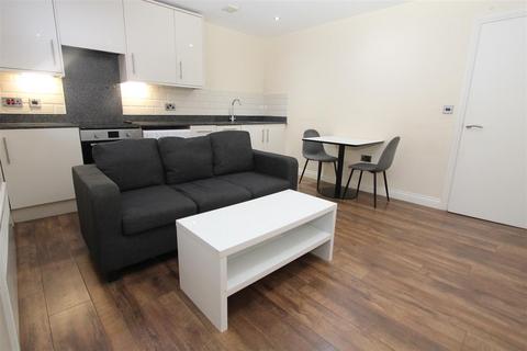 2 bedroom flat to rent, Brunswick Court, Leeds