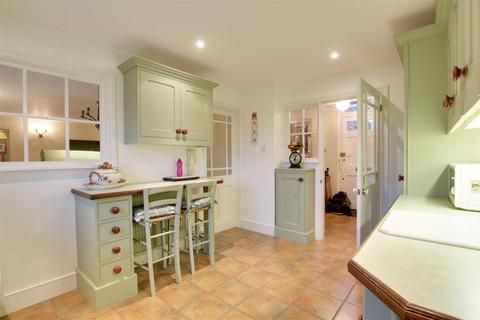 3 bedroom terraced house for sale, Mews Cottage, Church Lane, Broxbourne