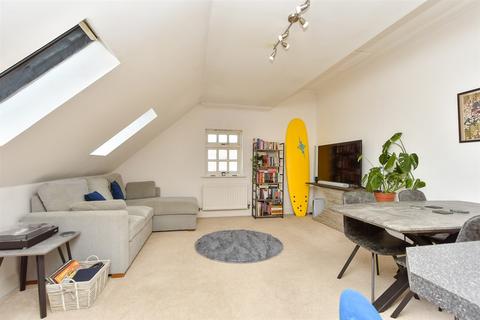 2 bedroom apartment for sale, Davy Court, Rochester, Kent