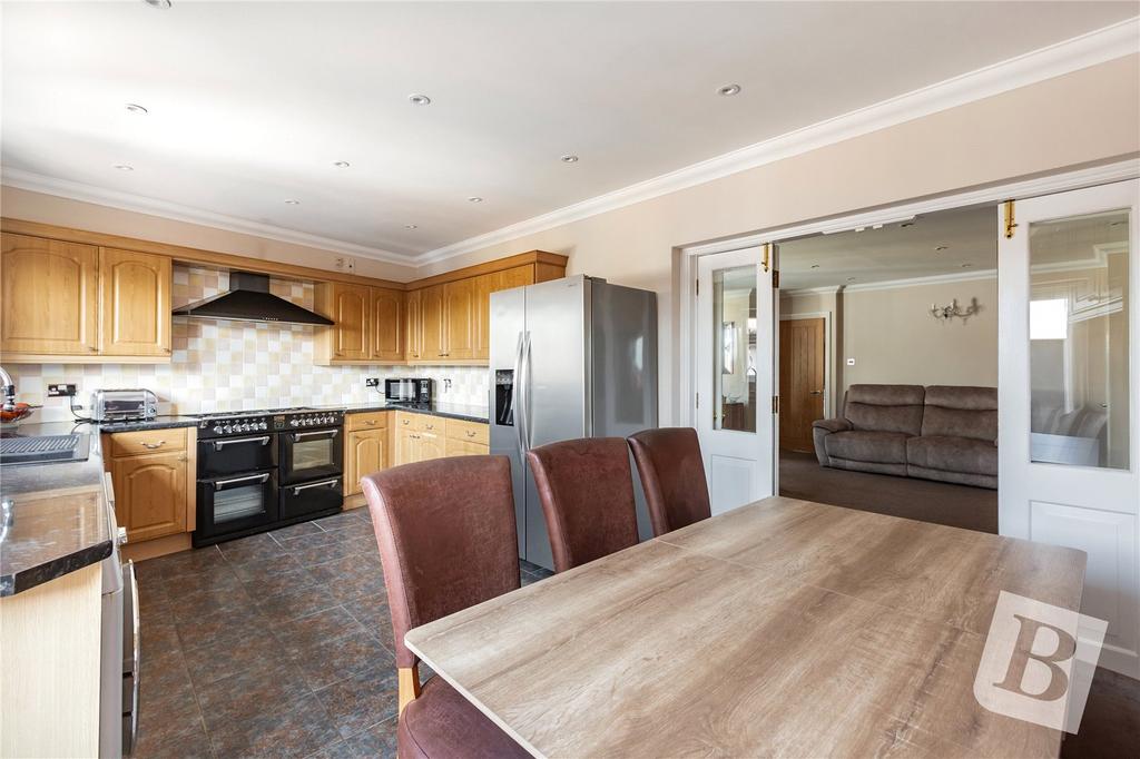 Betterton Road, Rainham, RM13 4 bed semidetached house for sale £600,000