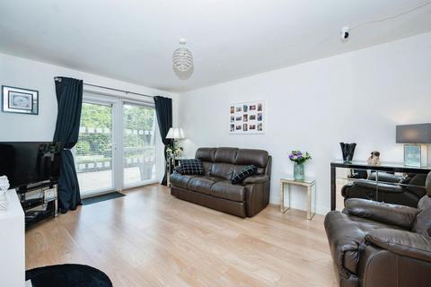 2 bedroom flat for sale, Heyeswood, Haydock, WA11