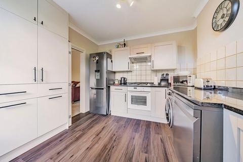 16b Laurel Road, London, SW20 0PR