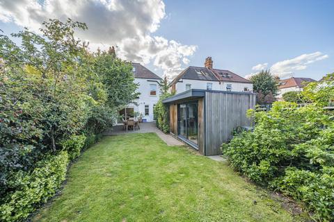 16b Laurel Road, London, SW20 0PR