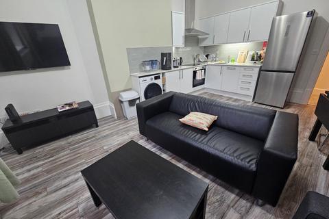 2 bedroom flat to rent, Victoria Road, Leeds