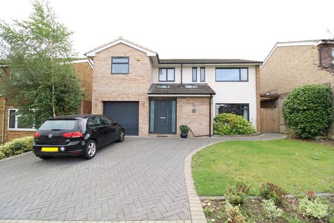 4 bedroom detached house for sale, Cheriton Avenue, Bromley, BR2