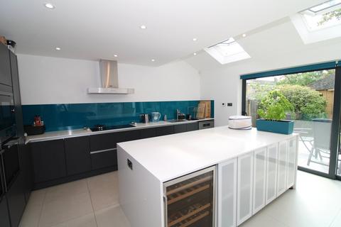 31 Cheriton Avenue, Bromley, BR2 9DL