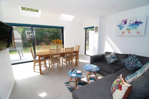 31 Cheriton Avenue, Bromley, BR2 9DL