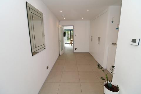 31 Cheriton Avenue, Bromley, BR2 9DL