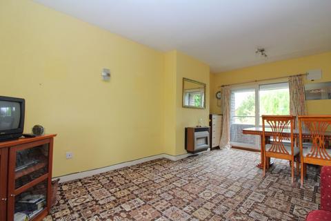 2 bedroom retirement property for sale, Riddell Gardens, Baldock, SG7