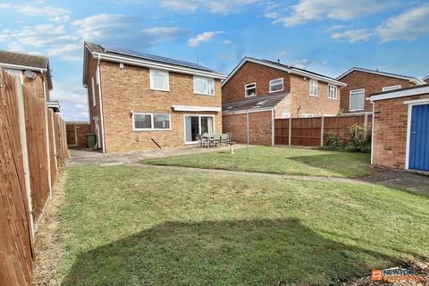 4 bedroom detached house for sale, Spinney Walk, Longthorpe, Peterborough, PE3