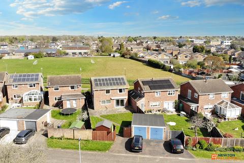 4 bedroom detached house for sale, Spinney Walk, Longthorpe, Peterborough, PE3