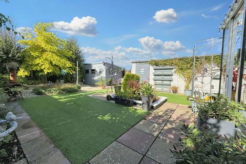 2 bedroom detached bungalow for sale, Sunningdale, Abergele, LL22 7UB