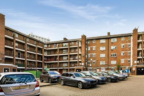 3 bedroom flat for sale, Three Colt Street, London, E14