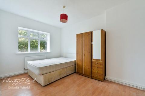 3 bedroom flat for sale, Three Colt Street, London, E14