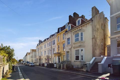 2 bedroom flat to rent, West Hill Road, St. Leonards-On-Sea, TN38