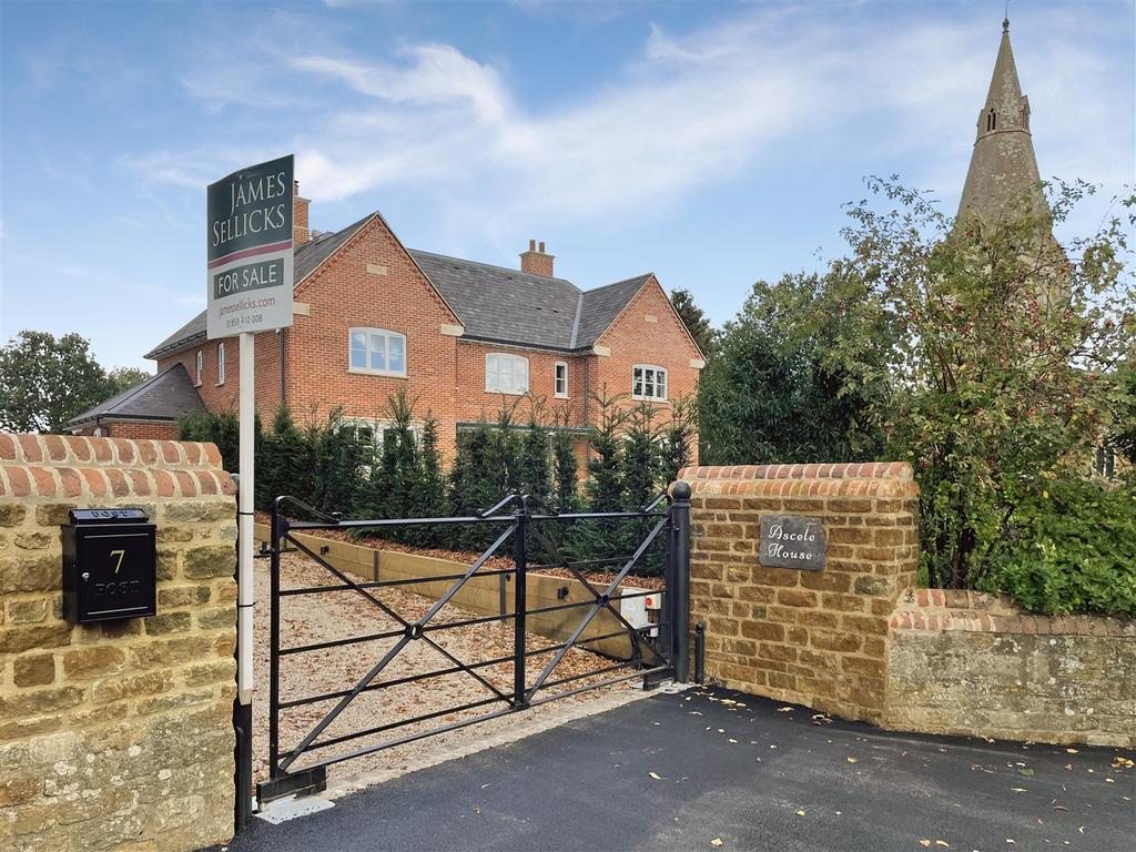 Ascele House, Ashley