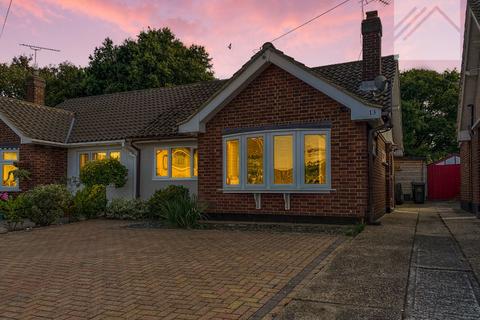 3 bedroom semi-detached house for sale, Sharlands Close, Wickford