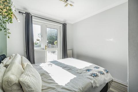 10 Godwin Close, Epsom, KT19 9LD